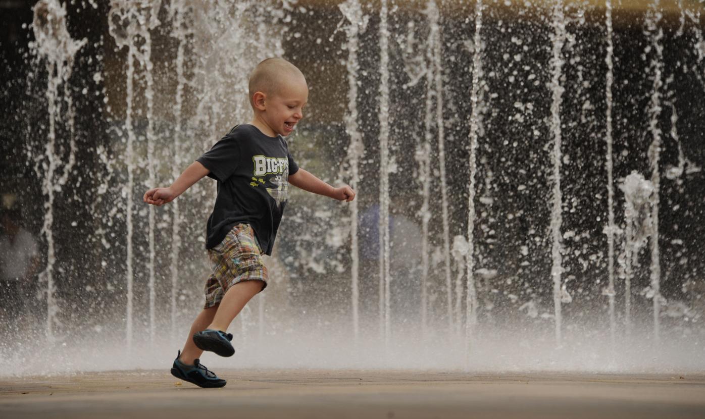 FOUNTAIN PLAYING
