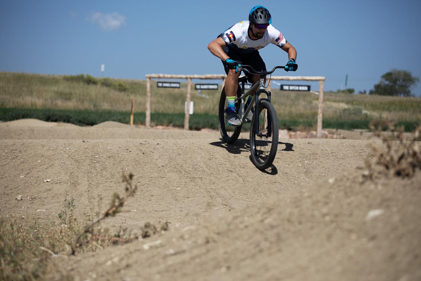 Bohdan Schurr rides on the dual slalom course
