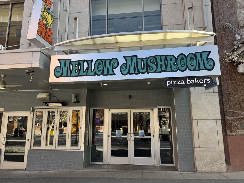 Mellow Mushroom sign